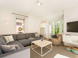 Luxurious Stately Villa With 3 Bathrooms, 1km From the Beach