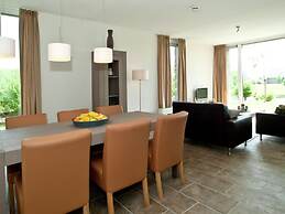 House With Garden, in Water-rich Area