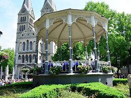 House With Garden, in Water-rich Area