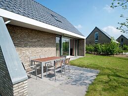 House With Garden, in Water-rich Area