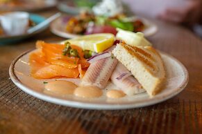 Pet-friendly Garden Getaway