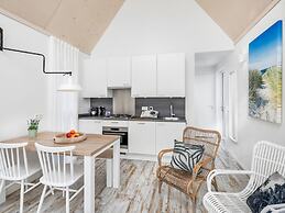 Modern Lodge Near the Beach