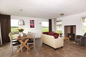 Spacious Holiday Home With Garden