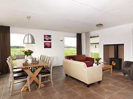 Thatched Luxurious Villa With two Bathrooms, in Nature