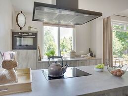 Holiday Home With a Terrace at Bedafse Bergen