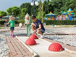 Comfortable Villa With sun Shower