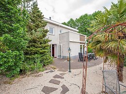 Comfortable Villa With sun Shower