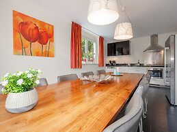 Comfortable Villa With sun Shower