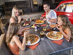 Comfortable Villa With sun Shower