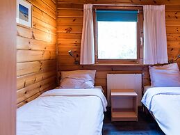 Wooden Bungalow With Dishwasher Near the Beach