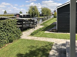 Holiday Home With Terrace in Giethoorn
