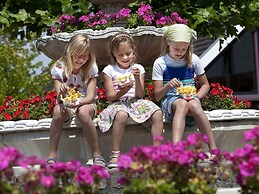 Semi-detached Villa With Dishwasher, in De Maasduinen Area