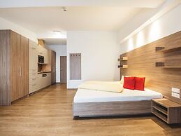 Apartment With Ski-storage, Parking & Garden