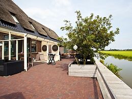 Detached Light Chalet With Dishwasher not far From Hoorn