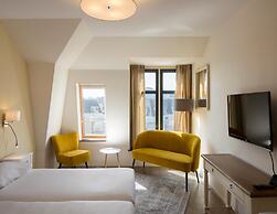 Luxury Apartment Near the sea