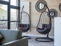 Restyled Bungalow With Dishwasher, Near the Beach