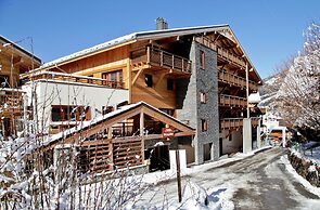 Chatel Ski Apt Near Gondola