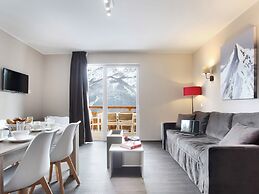 Chalet in Praroustan With Mountain Views
