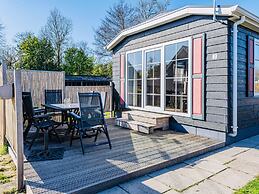 Holiday Home With Terrace in Giethoorn