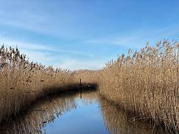 Holiday Home With Terrace in Giethoorn