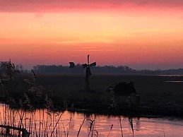 Holiday Home With Terrace in Giethoorn