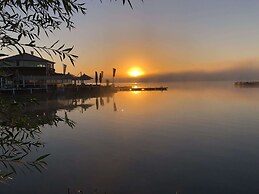 Holiday Home With Terrace in Giethoorn