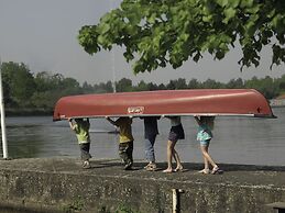 Restyled Bungalow with Dishwasher near Nature Reserve