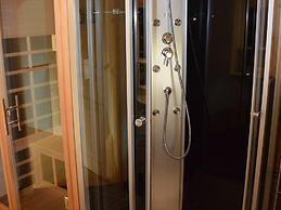 Deluxe Chalet With Whirlpool