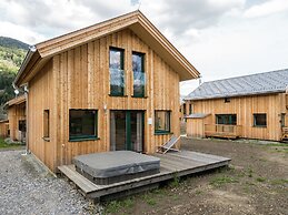 Deluxe Chalet With Whirlpool