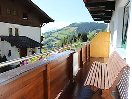 Cozy Holiday Home on Slopes in Maria Alm