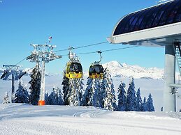Cozy Holiday Home on Slopes in Maria Alm