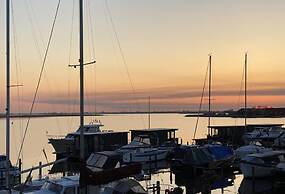 Cozy Houseboat at the Edge of the Marina