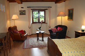 Saint-sauveur Hideaway