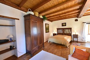 Saint-sauveur Hideaway