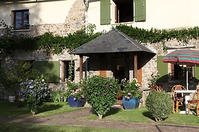 Saint-sauveur Hideaway