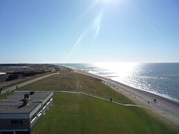 Heritage Holiday Home in Huisduinen near Sea