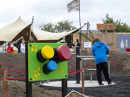 Cozy Chalet With Veranda on the Beach