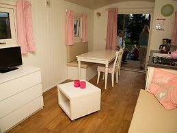 Cozy Chalet With Veranda on the Beach