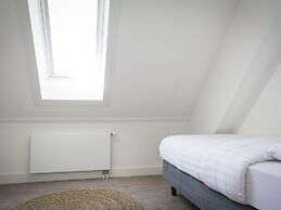 Apartment in De Cocksdorp With Garden