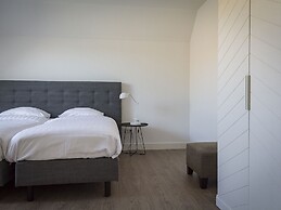 Apartment in De Cocksdorp With Garden