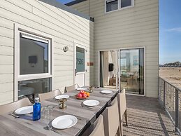 Spacious House Near the Beach