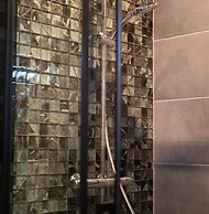 Comfortable House With hot tub