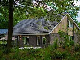 Comfortable House With hot tub