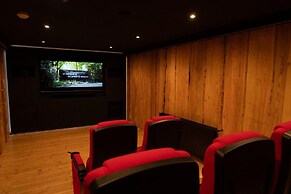 Comfortable House With hot tub