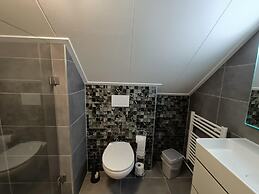 Comfortable House With hot tub