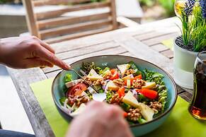 Comfortable House With hot tub