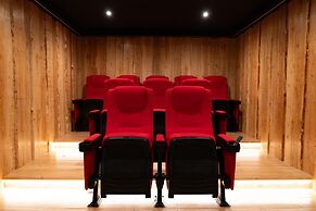 Comfortable House With hot tub