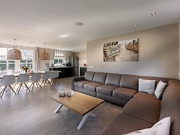 Modern Holiday Home Near the sea