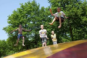 Glamping With Comfort in Ijhorst