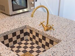 Lush Mansion in Vrouwenpolder